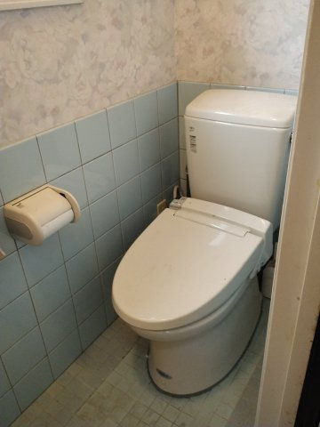 津山市山北　中古住宅　7LDKのトイレ|１階　トイレ