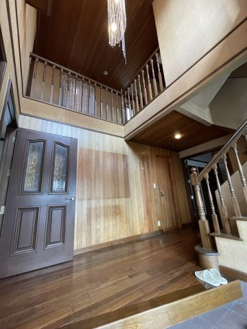 津山市山北　中古住宅　7LDKの玄関