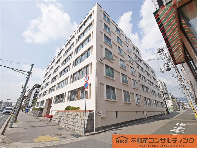 芦屋山打出住宅の駐車場