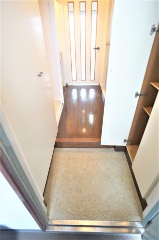 ユーコート東船橋の玄関|シューズボックス・収納があり玄関は広く使えますよ