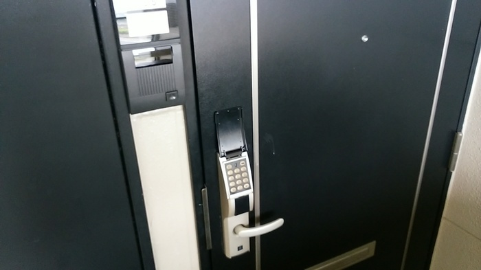 プランドール南の玄関|玄関前