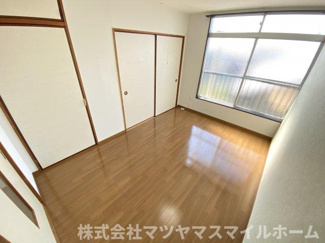 【洋室】 | ロイヤル野崎