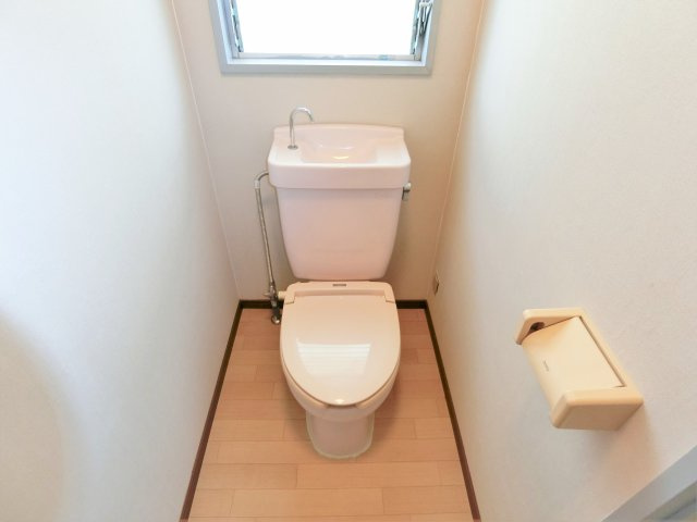 金田貸家のトイレ