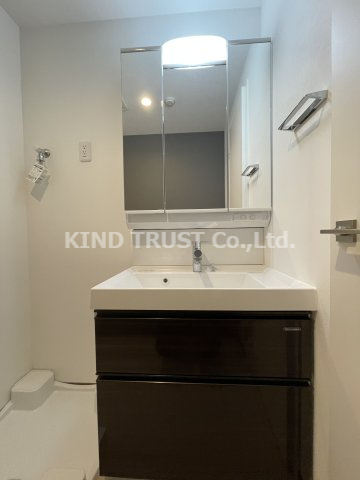 Fortunato 扇町の洗面所|明るい洗面所です