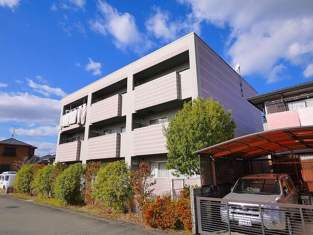 クレール西大寺の外観|外観は落ち着いています