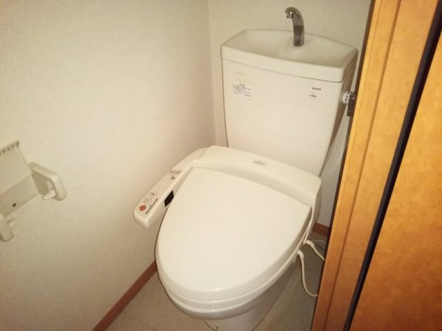 レオパレスグリーンヒルズのトイレ