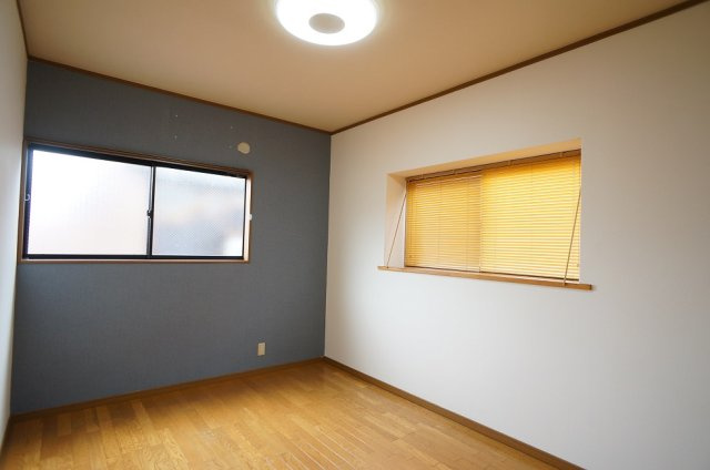 【洋室】 | 天明町貸家 | 子ども部屋・書斎・ホビールームに最適