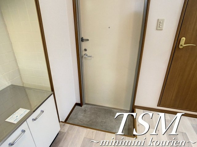 フロール館香里の玄関