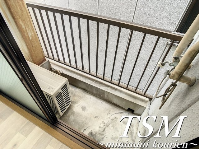 フロール館香里のバルコニー