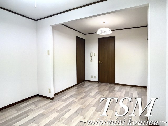 フロール館香里の洋室