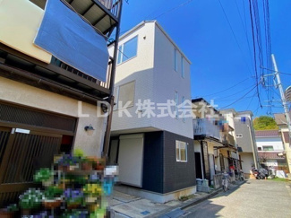 【前面道路含む現地写真】