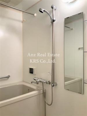 【浴室】 | 南堀江プライマリーワン | 1日の疲れを癒します！もちろん設備も充実しています！
