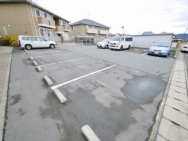 フェアリーAの駐車場|駐車場に車を止められます