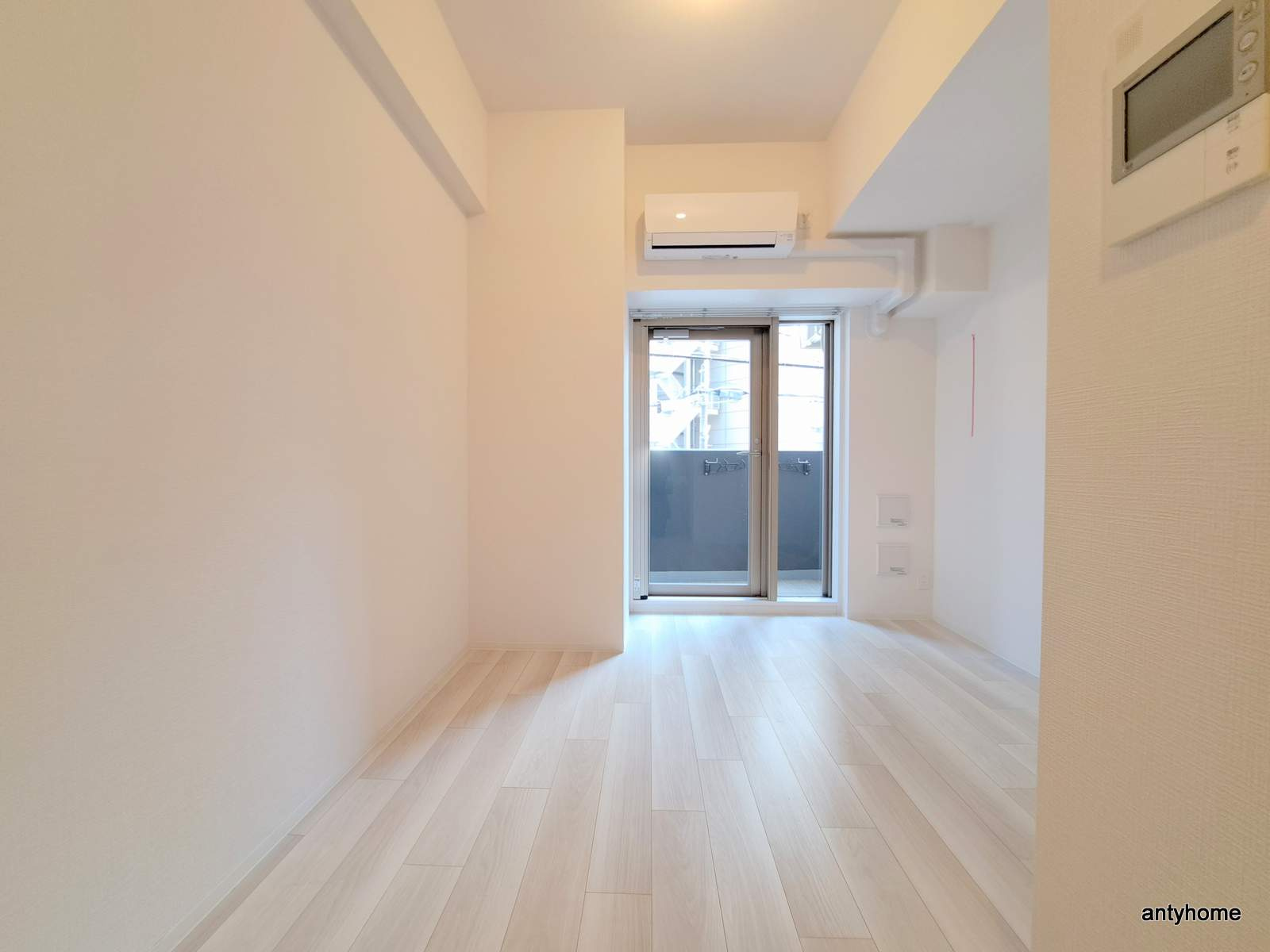 エスリードレジデンス大阪福島フロント 仲介手数料無料の居間・リビング