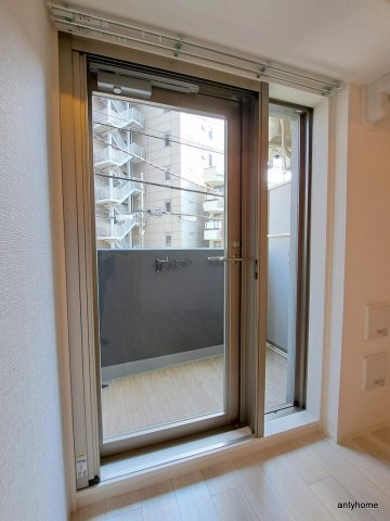 エスリードレジデンス大阪福島フロント 仲介手数料無料のバルコニー