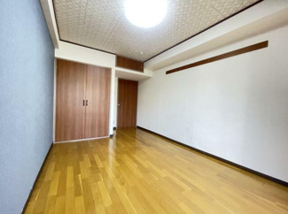 【寝室】