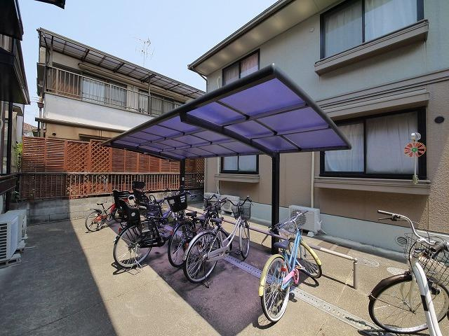 ボナール柳のその他共用部分|ゆったりとした駐輪スペース。