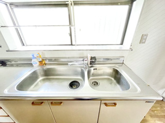 【キッチン】 | 石原町　中古戸建て | ■ダブルシンクで広々使えます！