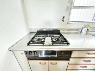 【キッチン】 | 石原町　中古戸建て | ■使い勝手の良いビルトインガスコンロです！