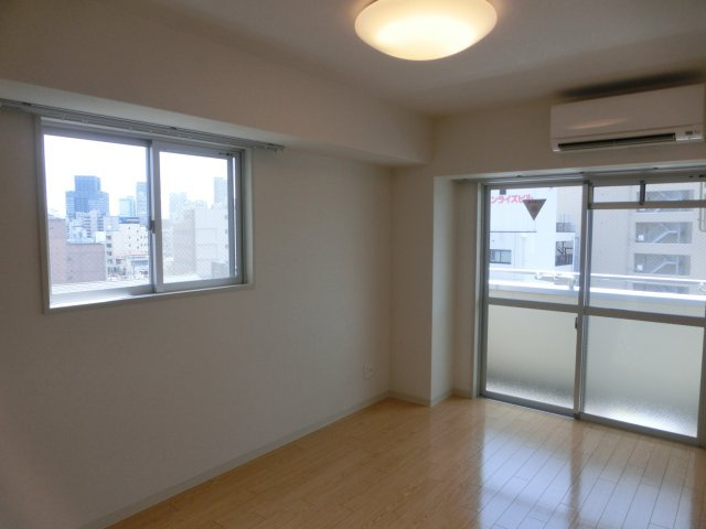 シャトー桜川の洋室