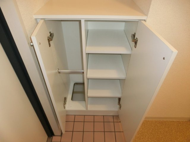 シャトー桜川の玄関