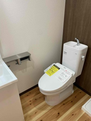 【トイレ】 | 佐の弥マンション | アメリカンスタイル！温水洗浄便座完備。
