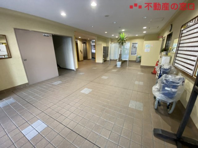 【その他共用部分】 | ユニハイム明石 | エントランスはきちんと清掃が行き届いております！