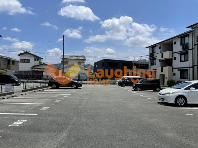 セジュール未来Ⅱ A棟の駐車場|駐車場に車を止められます