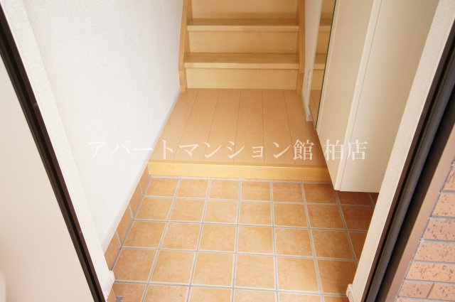 アジャートビブレⅢの玄関
