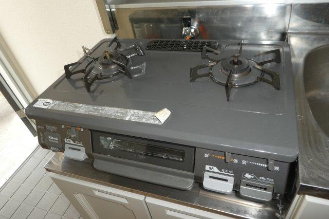 サンライフひろみねＣのキッチン|2口ガスコンロ