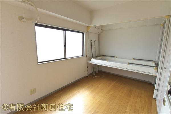 心路ビルの居間・リビング