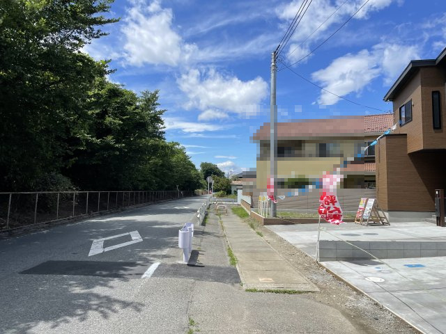 藤岡市岡之郷22-P1（全2棟）1号棟の前面道路含む現地写真|前面道路含む現地写真です