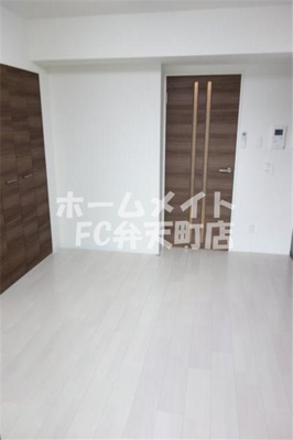 【寝室】 | ラグゼドーム前1 | 寝室にいかがでしょうか