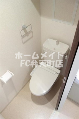 【トイレ】 | ラグゼドーム前1 | 落ち着いた色調のトイレです