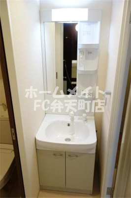 【洗面所】 | ラグゼドーム前1 | 使いやすい洗面所です