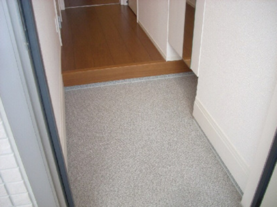 【玄関】 | 薬円台壱番館 A | 収納もある玄関です