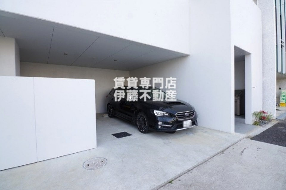 Cortesの駐車場