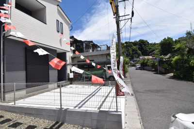 【前面道路含む現地写真】 | 玉里団地1丁目　2号棟