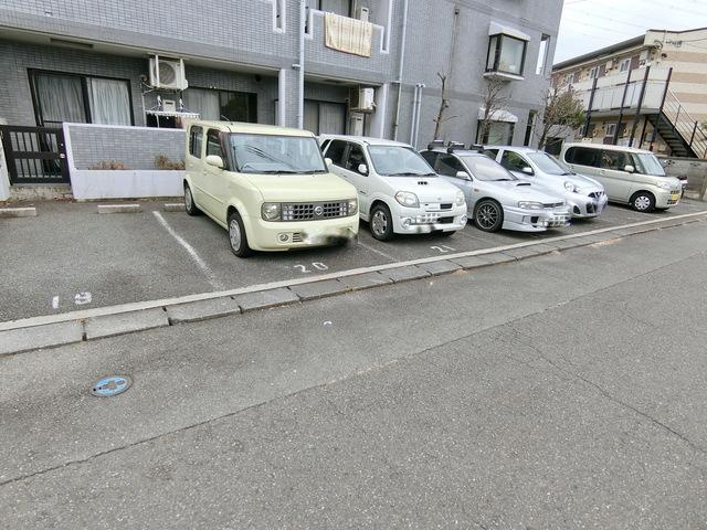 エクセル豊田の駐車場