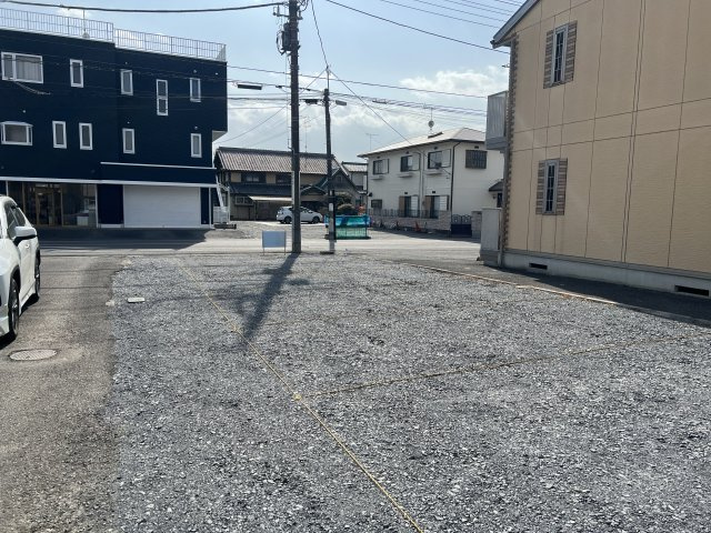 尾曳町　駐車場