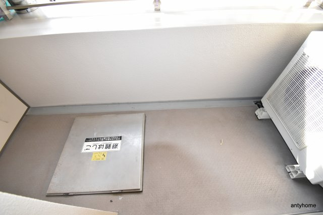 アビティ江坂　仲介手数料無料のバルコニー