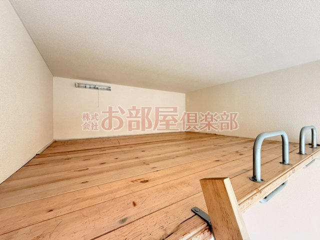 アザリア野中町の洋室|きれいな洋室です
