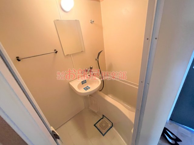 アザリア野中町の浴室|落ち着いた空間のお風呂です