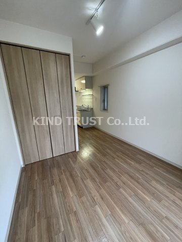 サンハイム中西の洋室|明るい洋室です