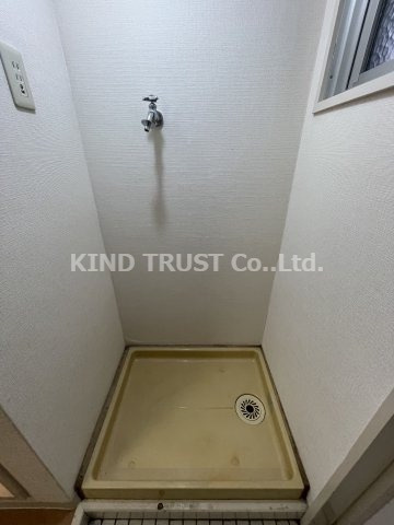 サンハイム中西の独立洗面台|独立洗面台、小物を置くことができて便利です