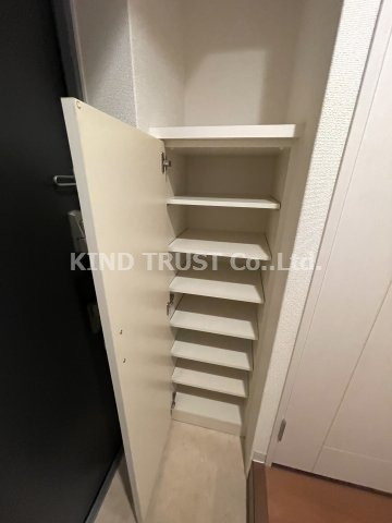 エスリード天満橋の玄関|シューズボックスです