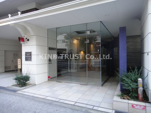 エスリード天満橋のエントランス|ゆとりのあるエントランスです