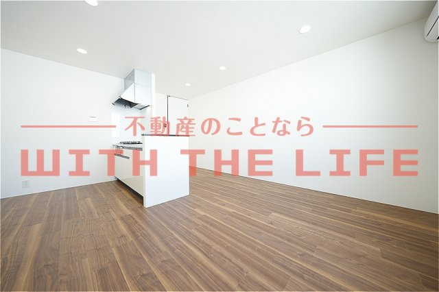 ザ・ライフ南薫プレミアガレージ【キャンペーン対象物件】の居間・リビング|おしゃれなリビングです