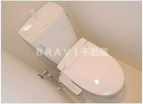 プレサンスタワー北浜　BRAVI不動産のトイレ|【プレサンスタワー北浜】落ち着いたトイレです