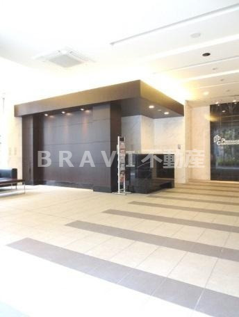 プレサンスタワー北浜　BRAVI不動産のロビー|【プレサンスタワー北浜】落ち着いたロビーです